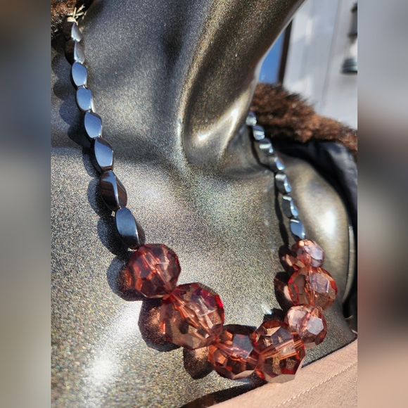 ✨️Faceted Purplish-Wine Glass and Hematite Beaded Necklace - Handcrafted - Picture 8 of 10